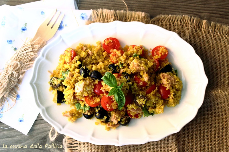 Quinoa allo zafferano con tonno pomodorini e olive